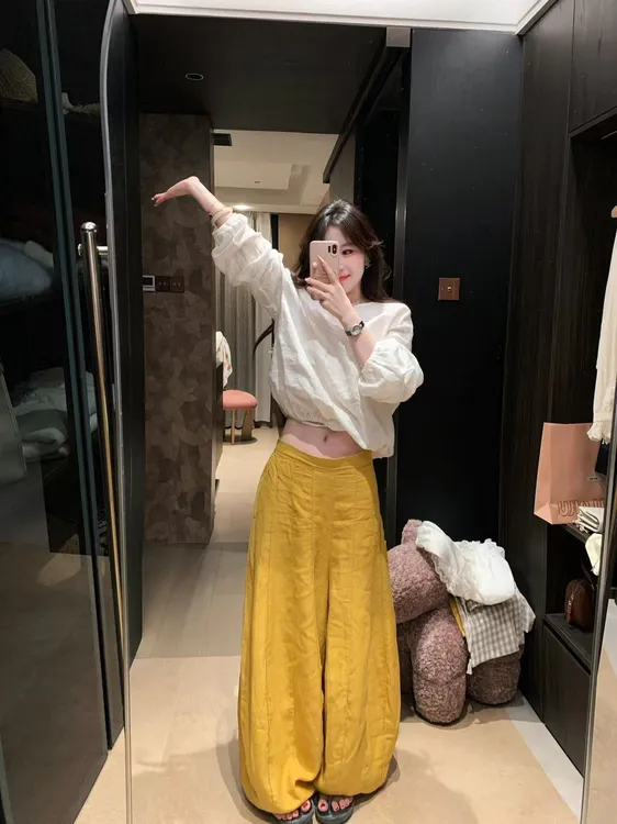 2025夏季新款韩系简约休闲灯笼袖白色上衣拼接半松紧腰裤子套装