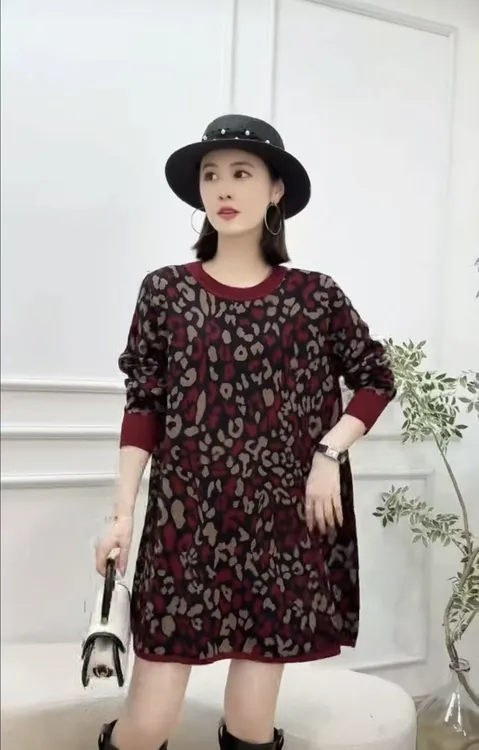 515秋冬长袖中长裙中长款民族风中老年女装休闲风常规圆领时尚风