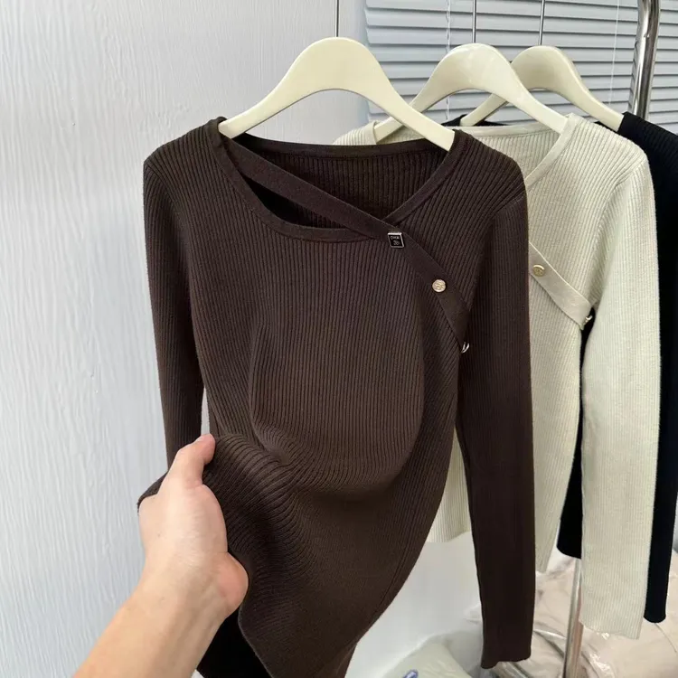 时尚秋季新款圆领上衣女洋气镂空设计感百搭针织衫毛衣挂脖打底衫