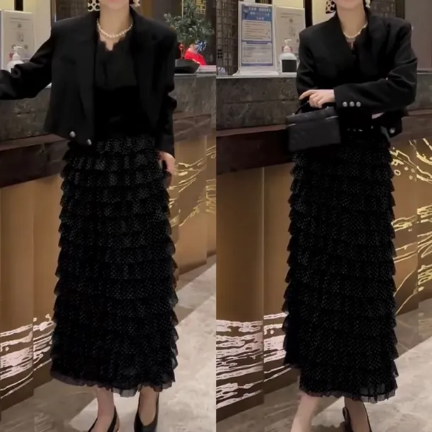 2025春夏新款时尚显瘦气质女士网红洋气两件套百搭款D7949