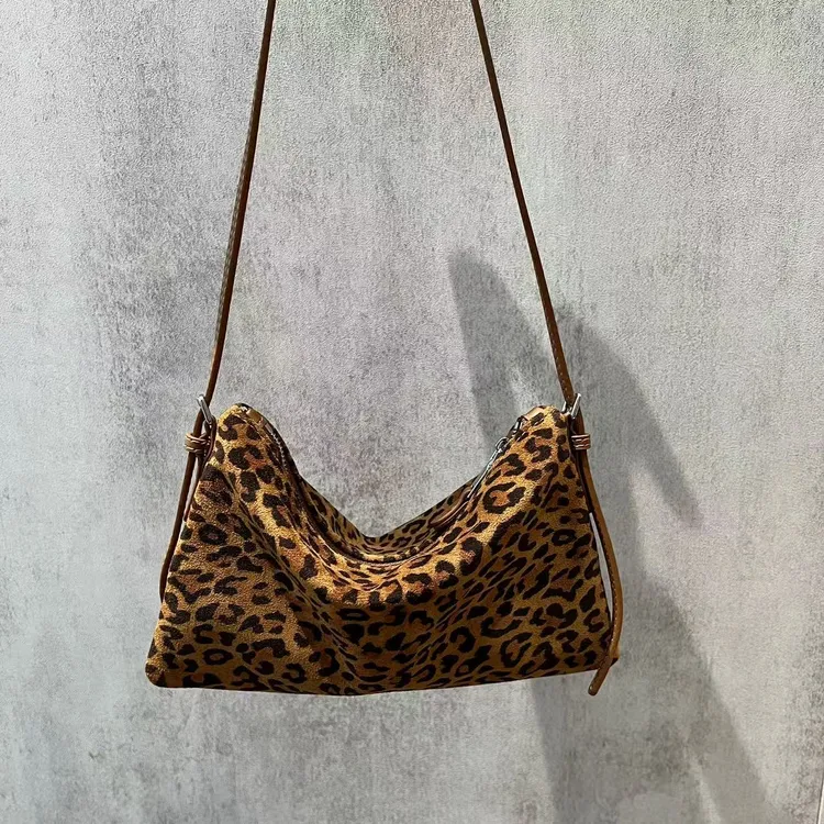 方形轻奢豹纹腋下包拉链印花磨砂牛皮耐磨信封包斜挎包复古