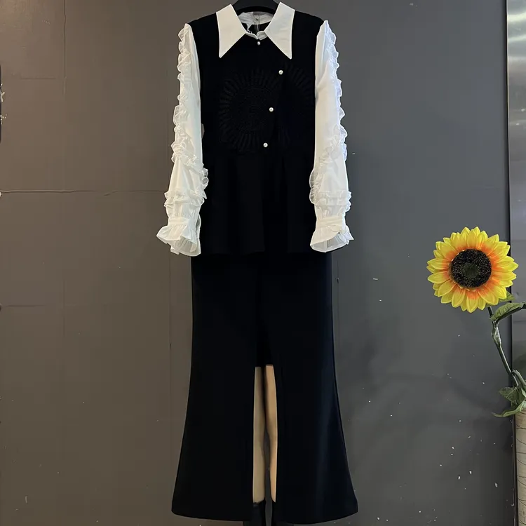 新款时尚复古设计感显瘦上衣+裤子重工艺两件套