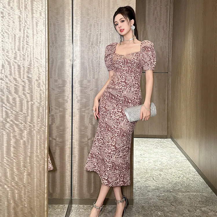 2025夏季新款女轻熟气质方领泡泡袖收腰包臀鱼尾蕾丝连衣裙31212