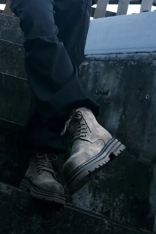 复古工装靴圆头欧美风马丁靴男女同款鞋休闲风