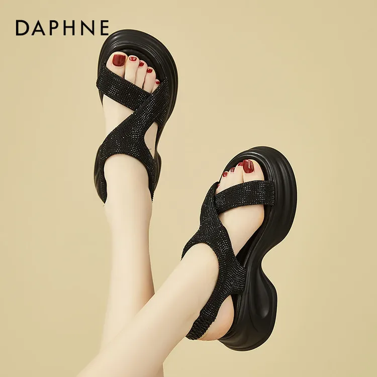 达芙妮厚底凉鞋女2025新款夏季外穿时尚百搭水钻松紧带休闲凉鞋女