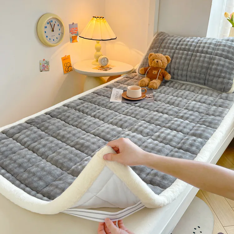 Aa类加厚牛奶绒泡泡兔毛绒床垫冬季防滑学生宿舍加绒保暖床褥床垫