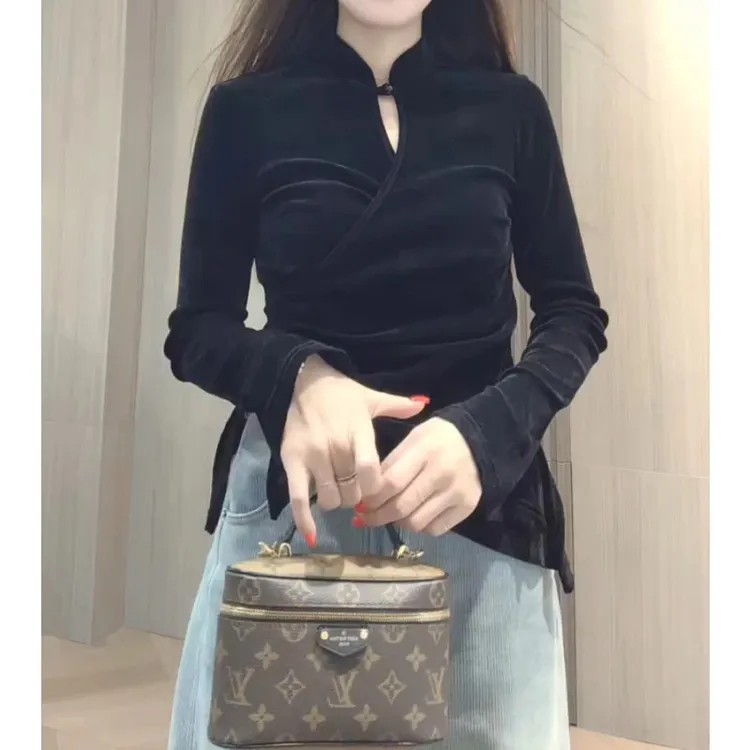 2026早春新款大码新中式丝绒打底上衣女百搭显瘦喇叭袖上衣