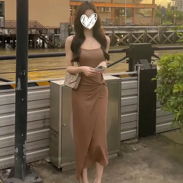纯欲气质性感收腰修身显瘦扭结设计吊带连衣裙夏季时尚包臀连衣裙