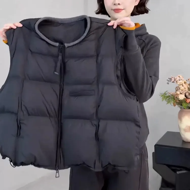 正版今年流行白鸭绒时尚马甲女2025秋冬时尚超好看无袖马夹短外套