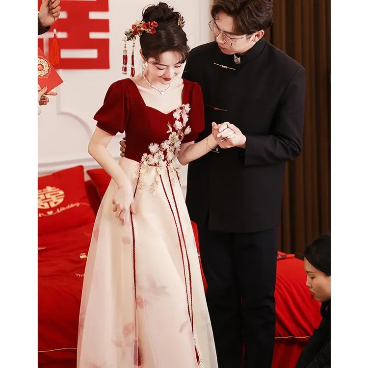 红色敬酒服新娘高级感方领结婚订婚礼服连衣裙网纱2025新款回门服