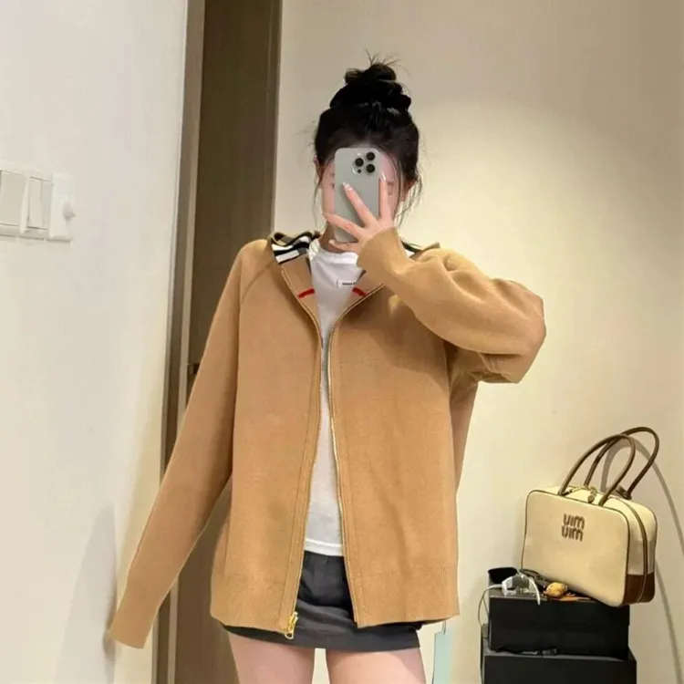 【仅一批】时尚格子100山羊绒宽松连帽外套CYR240134