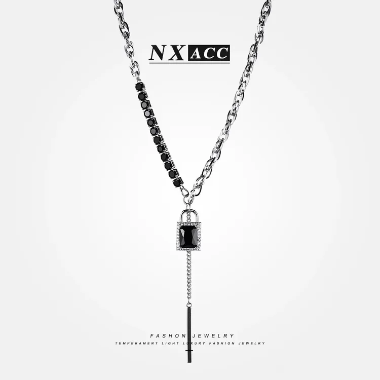 钛钢项链 黑色方牌小锁女冷淡风小众气质毛衣链1001冬装氛围感