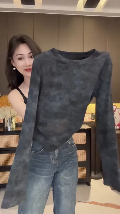 韩版洋气减龄圆领晕染长袖T恤女新款设计感修身通勤百搭上衣