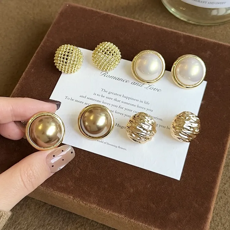 铜合金树脂耳饰 铜合金耳饰 秋冬新款高级感珍珠耳钉百搭耳环女