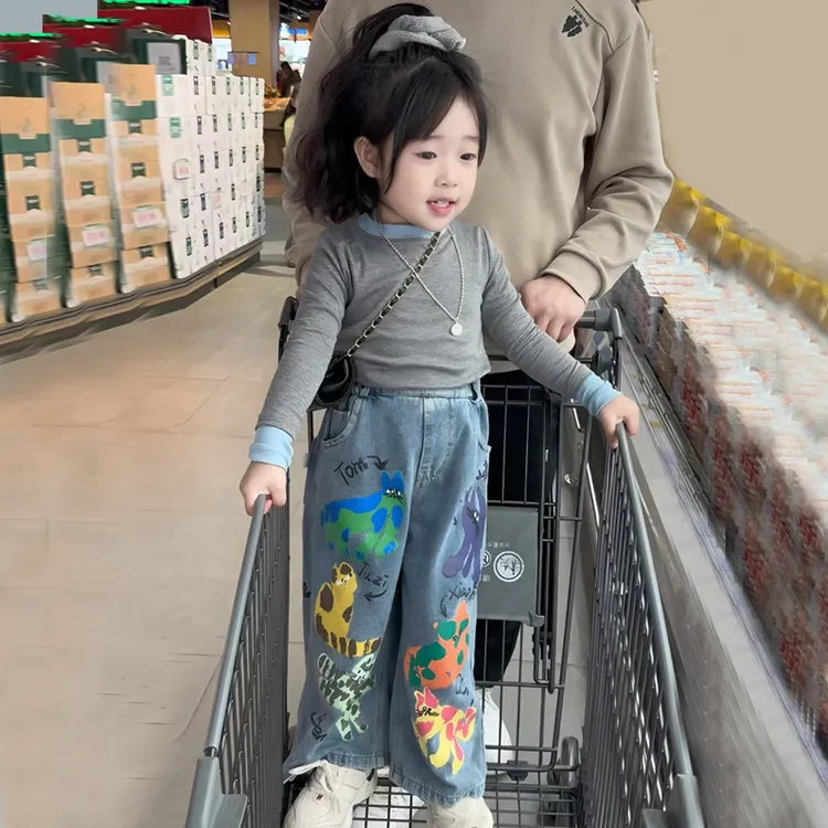 女童牛仔裤2025春装新款洋气儿童阔脚裤外穿宽松韩系小童直筒裤子