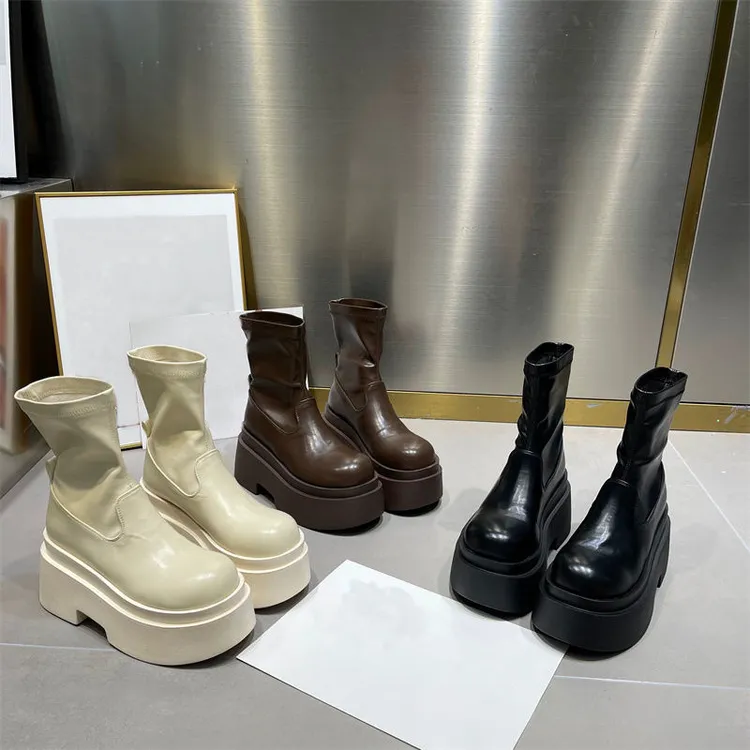 年新品显高显瘦短靴女时尚百搭厚底增高休闲小个子弹力瘦瘦靴