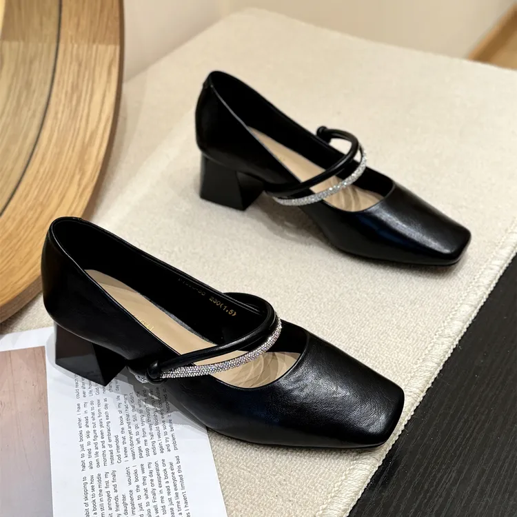 粗跟百搭名媛风方头玛丽珍单鞋女2025新款秋中跟复古一字带小皮鞋