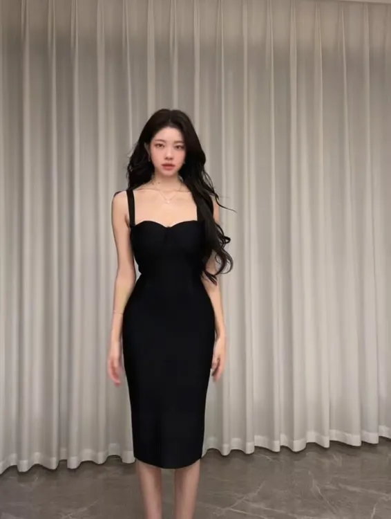 春季铅笔裙高腰挂脖款V领通勤包臀裙拉链套头黑色气质露背连衣裙