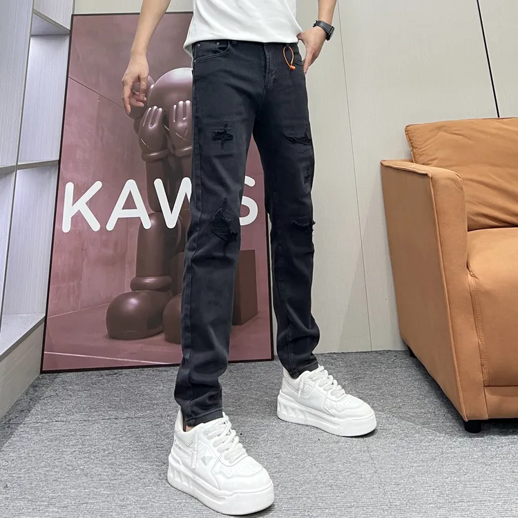 秋冬新款高级感黑灰色假破洞潮流男士磨毛加厚弹力修身小脚牛仔裤