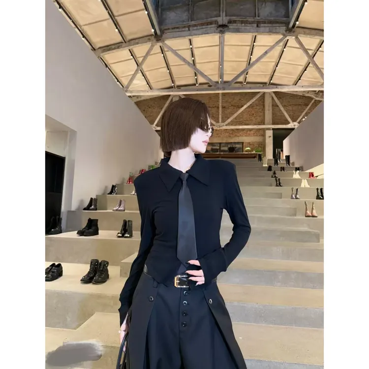 邓蕾婷 领带设计洋气小众修身显瘦时尚打底上衣+显瘦百搭阔腿裤