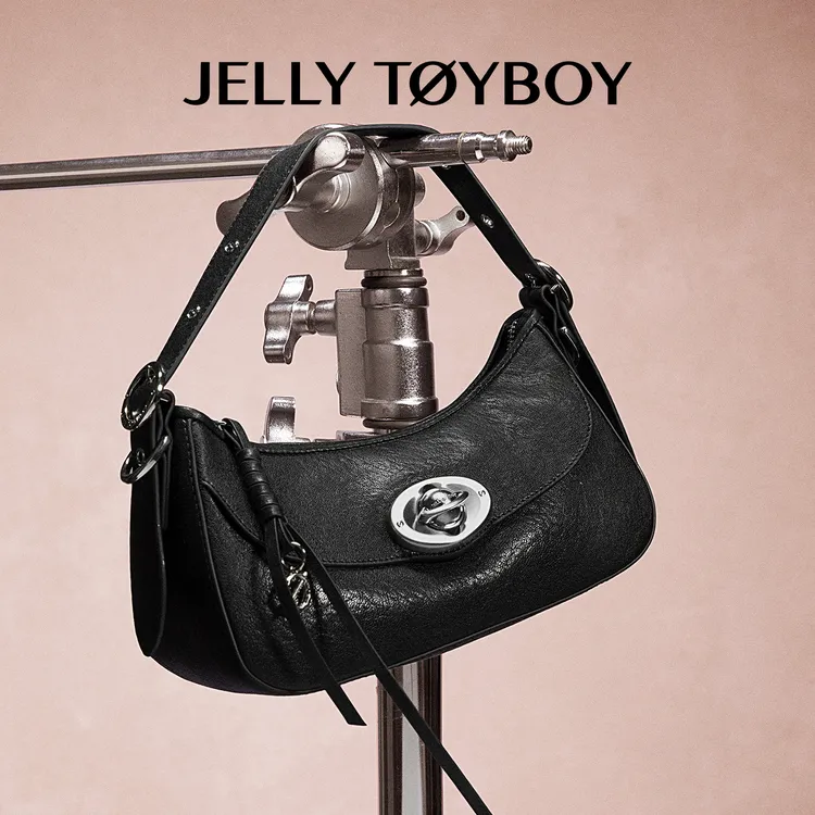 【新品】jtb包包无界牛角包.新款百搭斜挎包真皮腋下包高级感单肩包
