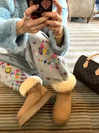 루루가−  （满满爱）韩国东大门灰色加绒印花卫裤女小个子2024新束脚裤