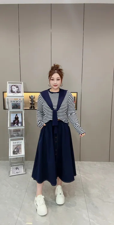 【两件套】25早秋洋气时尚休闲减龄披肩衫大码女装遮肉显瘦两件套 