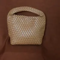 经典手工编织羊皮手提包
