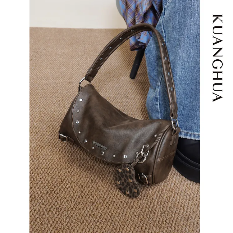 哐花村 2025复古棕色小方包女通勤斜挎包软皮百搭手提包