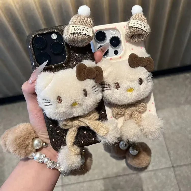 GGBond毛绒围巾KT公仔挂绳适用iPhone17/16皮革纹手机壳苹果15/14