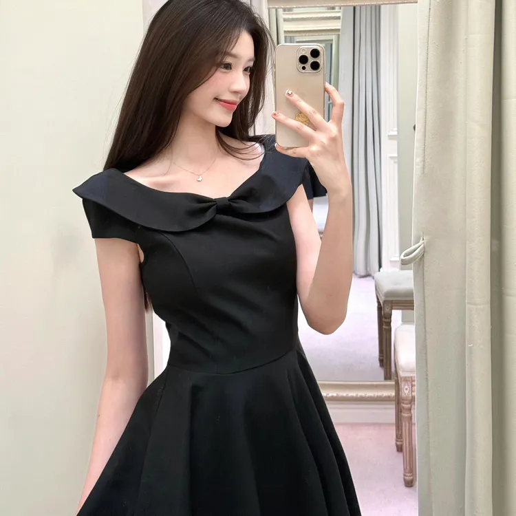 富家千金高级感黑色短袖连衣裙赫本风气质名媛收腰生日礼服裙夏季