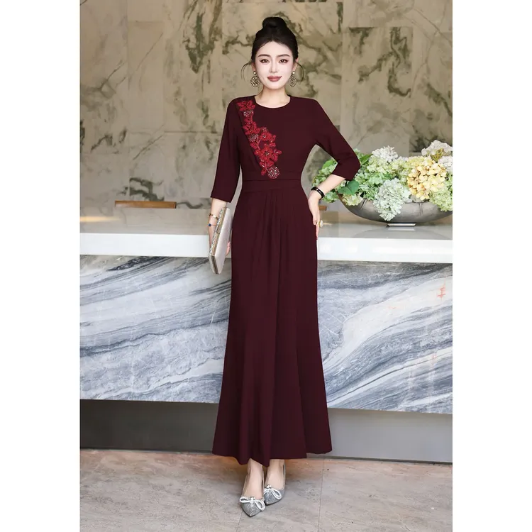 2025秋法式高级重工订珠梅花优雅显瘦收腰垂坠长裙宴会礼服连衣裙