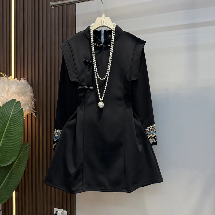 2025年新中式国风重工斜襟收腰连衣裙1802/1803