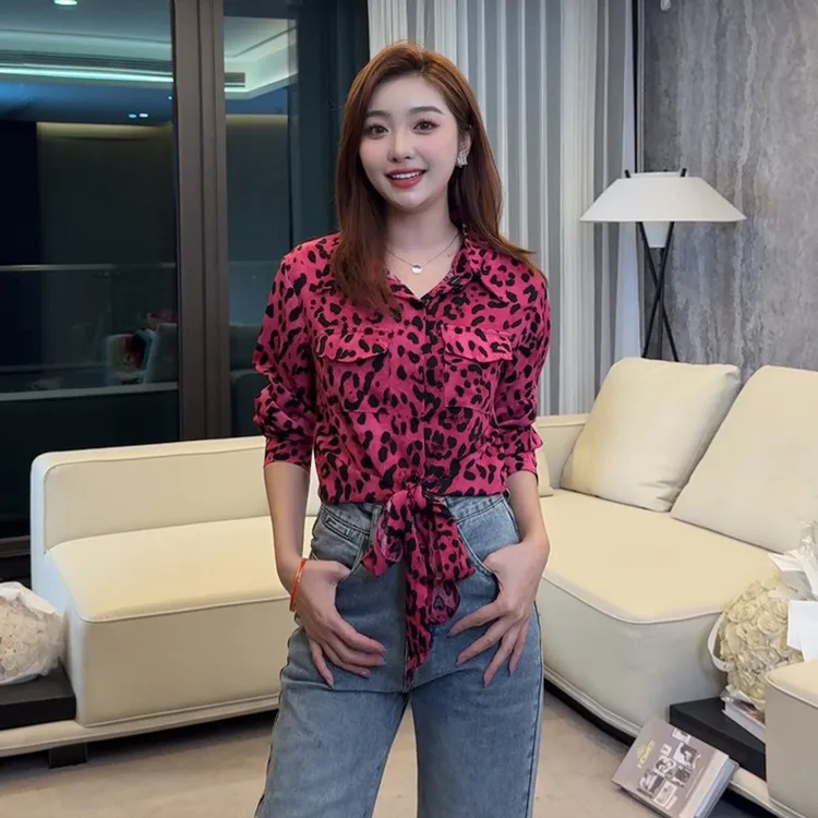 2025春季新款豹纹设计通勤上衣潮潮酷美式简约复古减龄显白衬衫女
