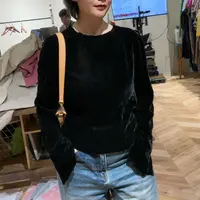 小圆领丝绒长袖上衣