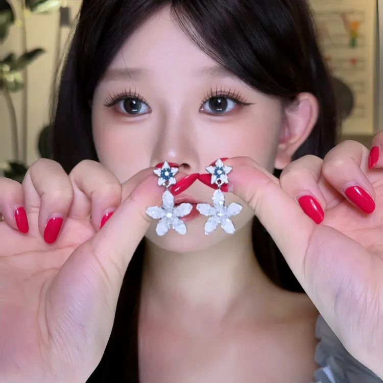 合金耳饰 春夏天花朵耳钉小众高级感甜美耳环个性设计小清新甜酷