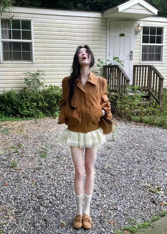 2025早秋新款法式美拉德棕色重工精致花朵镂空皮衣外套女百搭半裙