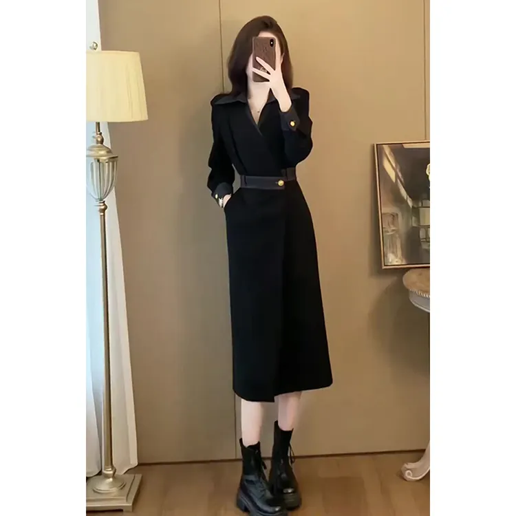 春秋赫本风高知穿搭大方得体的小黑裙显瘦收腰长袖连衣裙子女长裙