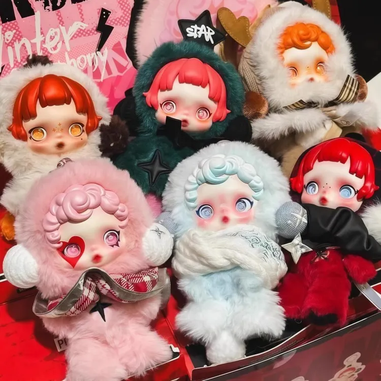 SKULLPANDA冬日乐章系列搪胶毛绒公仔盲盒挂件