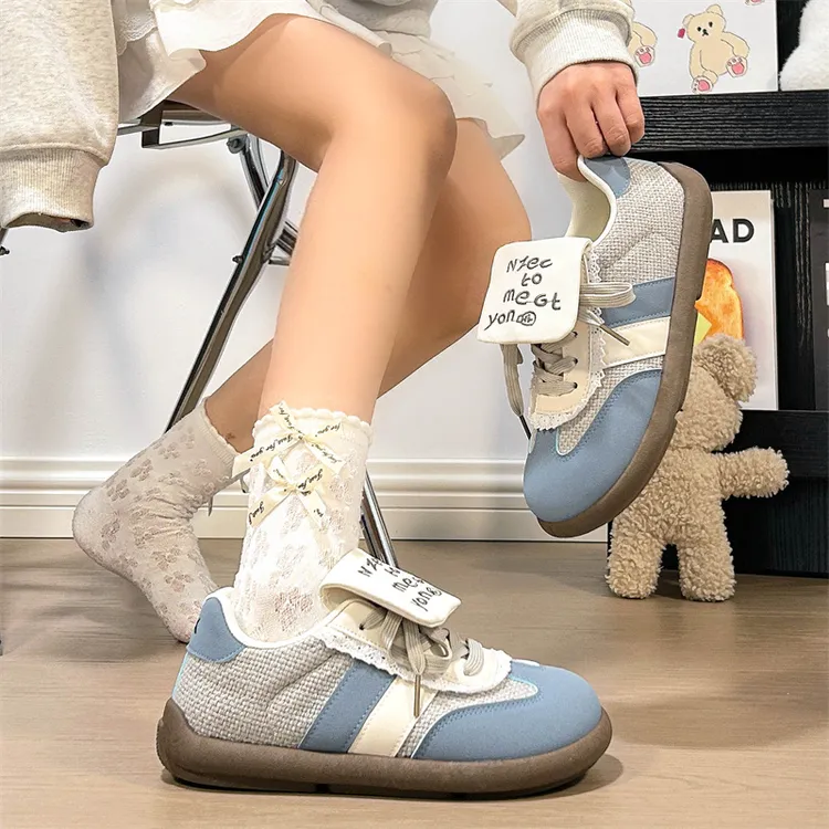 人本超火百搭软底德训鞋女款2025秋季新款透气轻便芭蕾风休闲板鞋