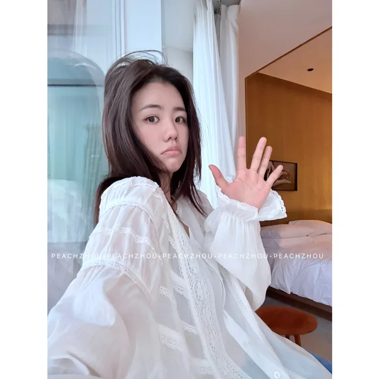 『PEACHZHOU』棉麻花边灯笼袖宽松圆领衬衫法式度假休闲气质长袖女