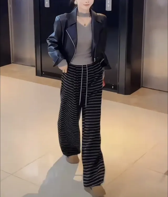 2025春季时尚高端流行条纹阔腿裤女爆款松紧腰显瘦显高拖地休闲裤