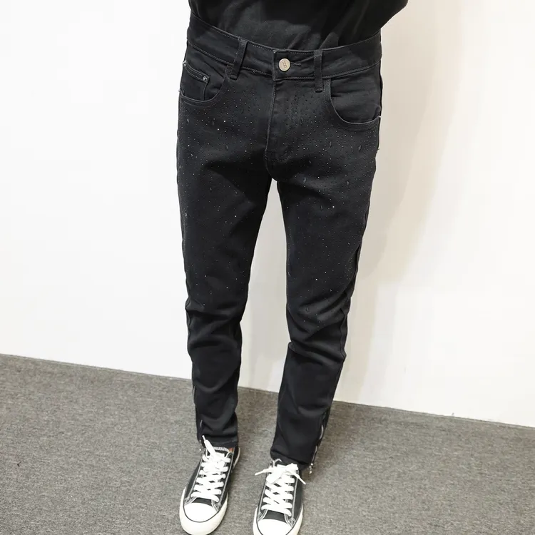2025秋冬新款烫钻黑色牛仔裤男士修身小脚拉链设计长裤百搭时尚潮