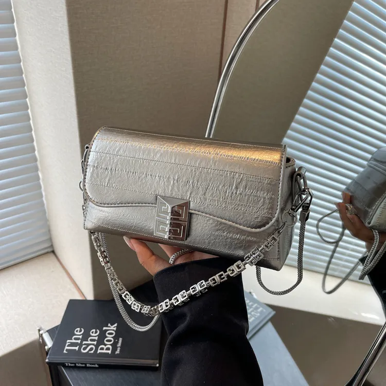 小众设计包包女2025新款时尚单肩斜挎包漆皮百搭链条包休闲小方包