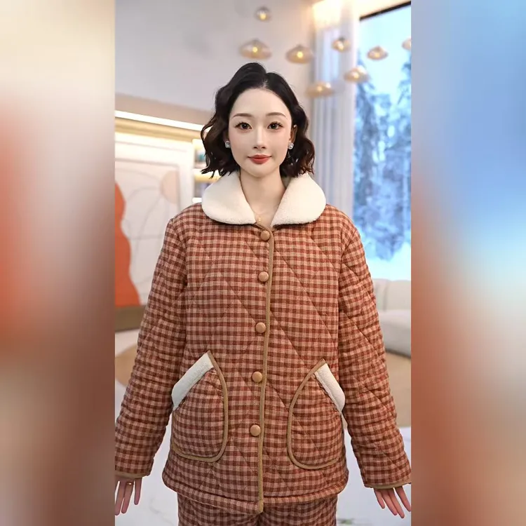 秋鹿梭织色织格夹棉女套冬季时尚格子家居服