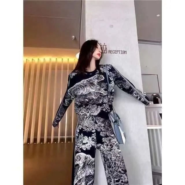 欧洲时尚套装秋冬季提花阔腿裤显瘦欧货两件套潮老虎针织毛衣