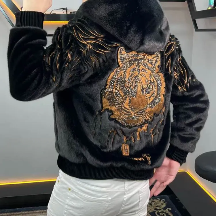 欧洲站冬季新款男士轻奢连帽刺绣高品质修身保暖潮流时尚休闲外套