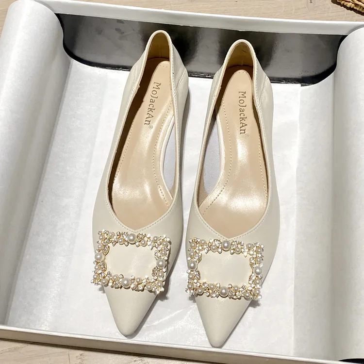 2025新款夏季气质软底粗跟尖头单鞋女平底工作奶奶鞋晚晚风温柔鞋