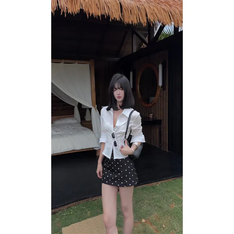 纯欲风夏季新款简约时尚纯色衬衫性感上衣百搭显瘦流行波点短裙女