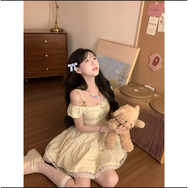 糖果甜心法式温柔风短裙女夏季收腰显瘦蕾丝拼接甜美吊带连